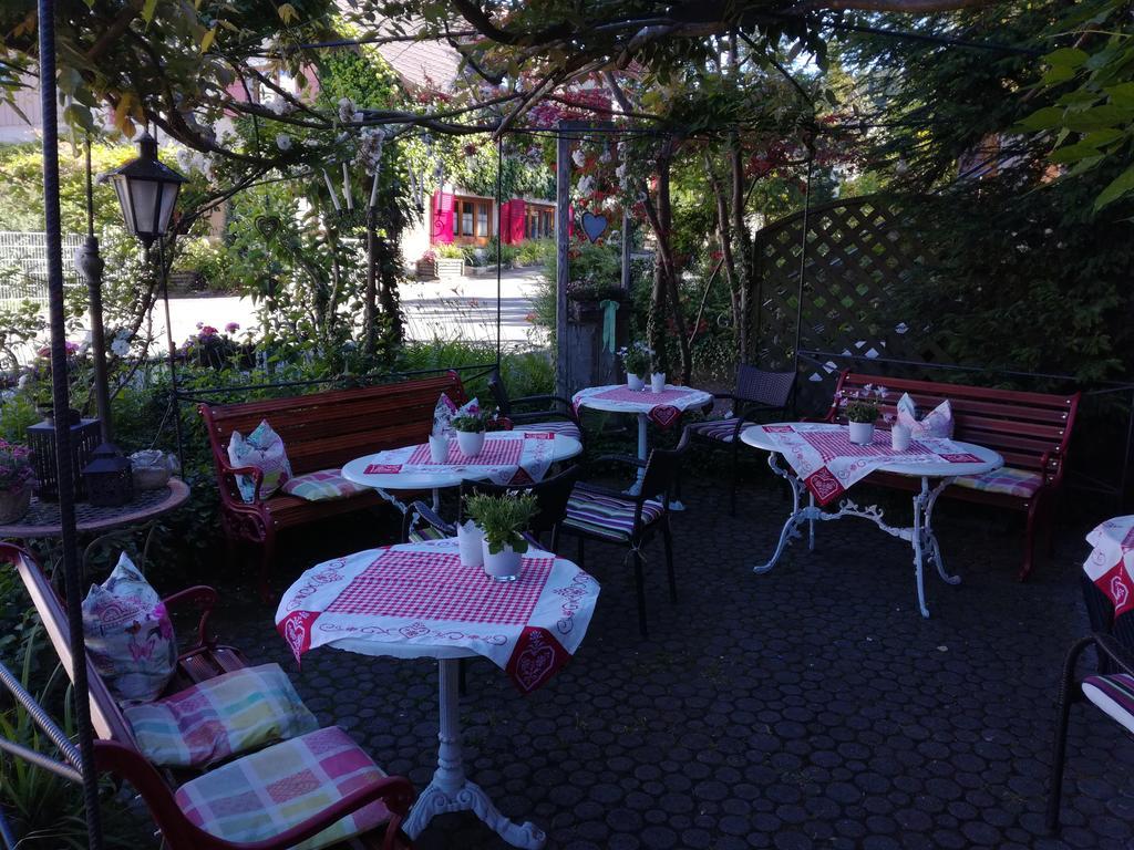 Alte Schreinerei-Auberge Harlekin Randegg Exterior photo